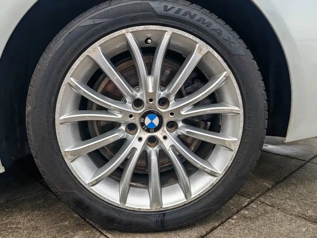 BMW 5 Series — миниатюра 15