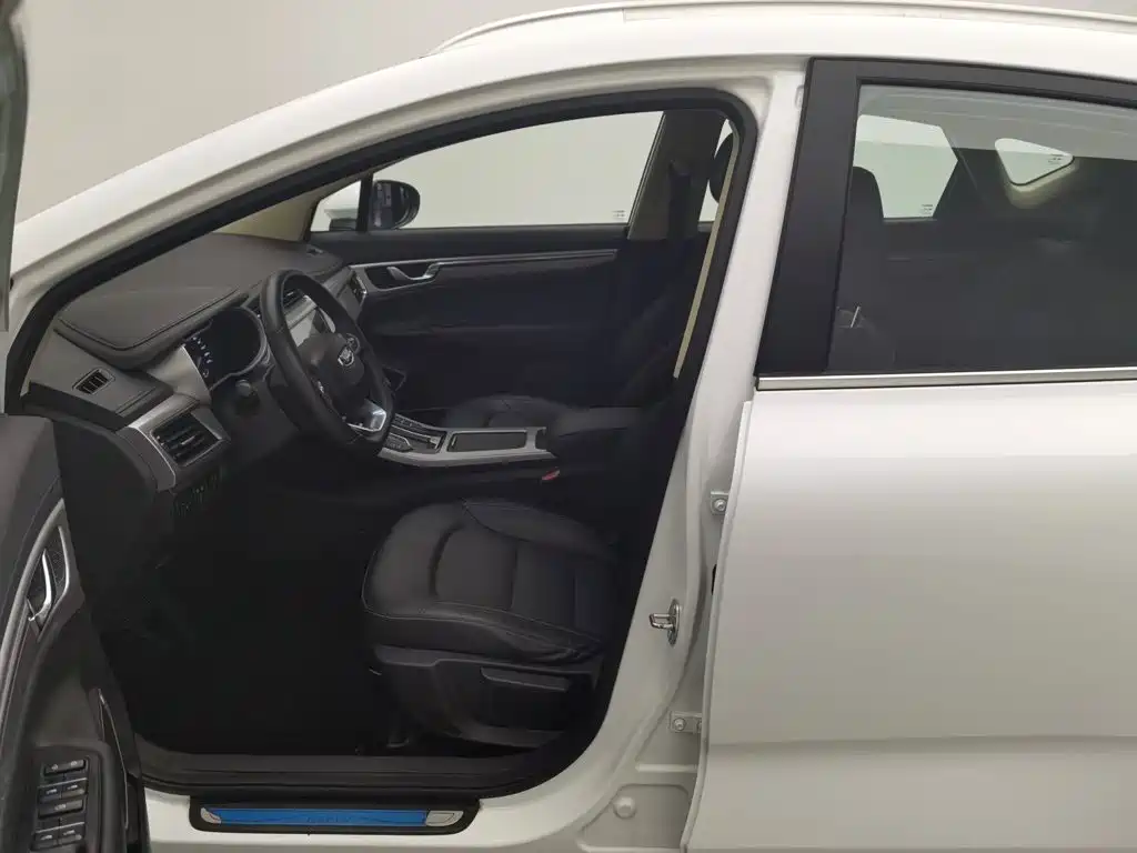 Geely Emgrand GS — миниатюра 10