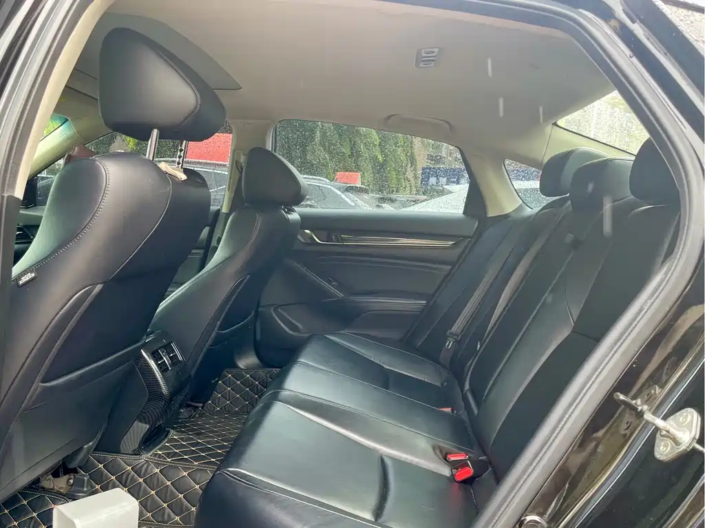 Honda Accord — миниатюра 6