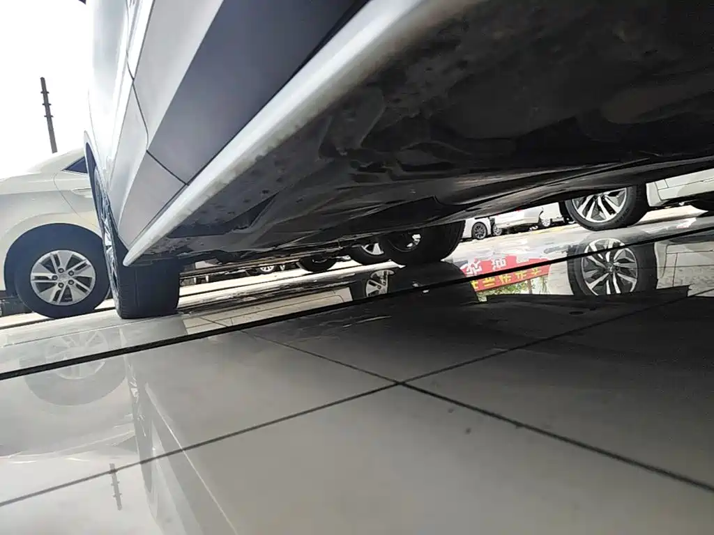 Volkswagen Tiguan L — миниатюра 22