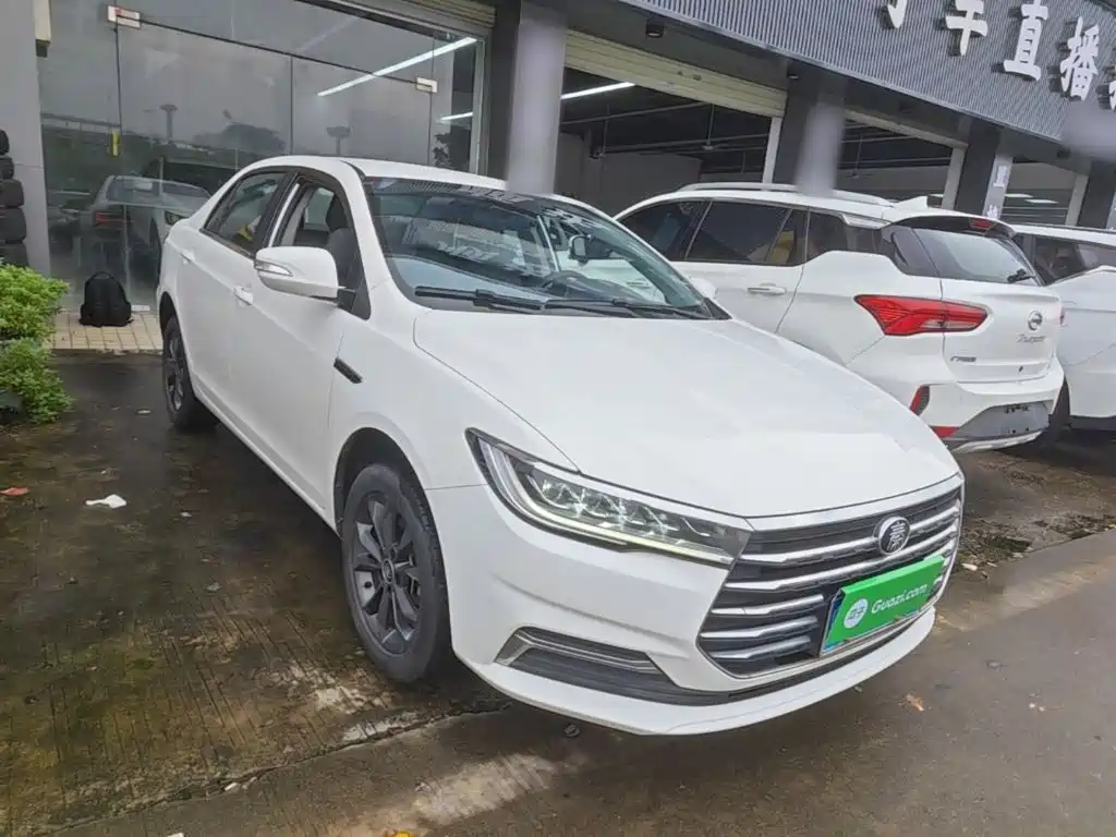 BYD Qin — миниатюра 4