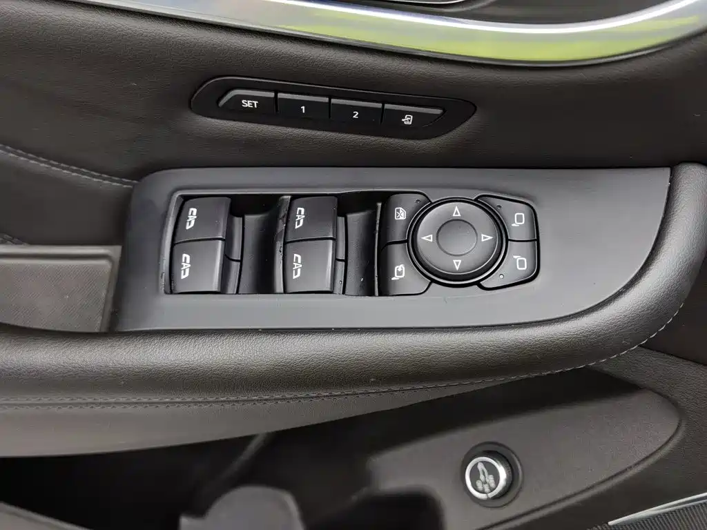 Buick Enclave — миниатюра 9