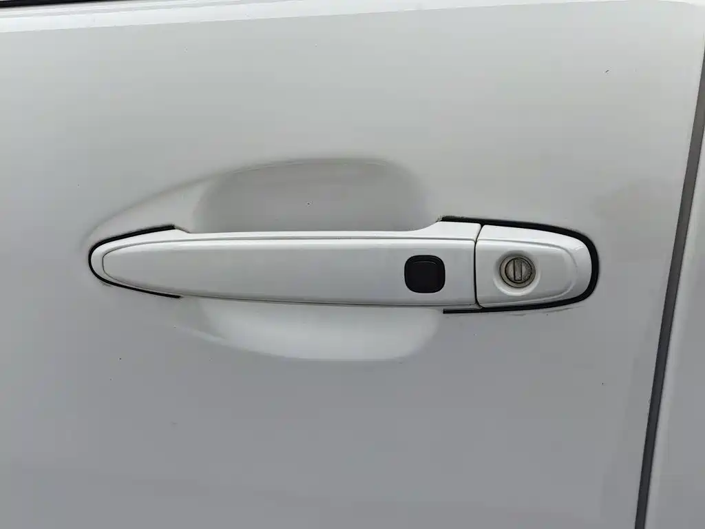 BYD Tang New Energy — миниатюра 18