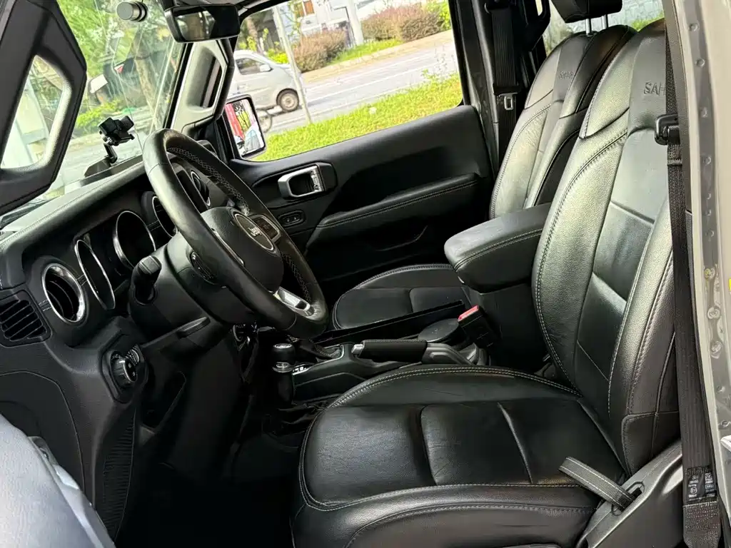 Jeep Wrangler — миниатюра 7