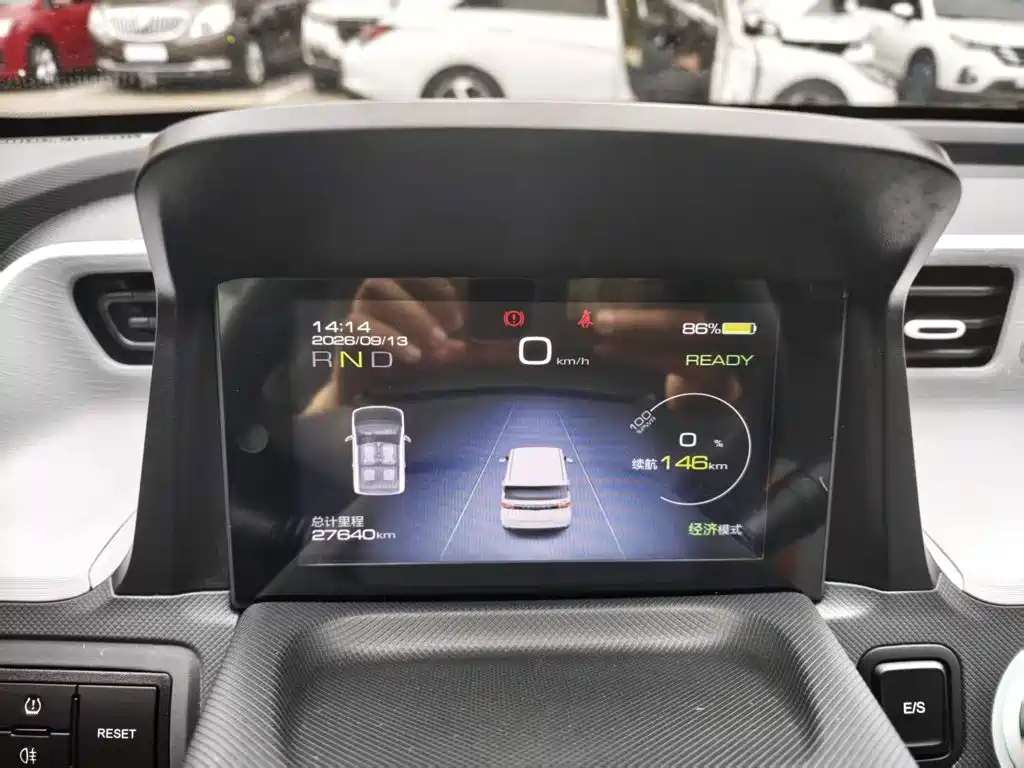 Wuling MINIEV — миниатюра 12