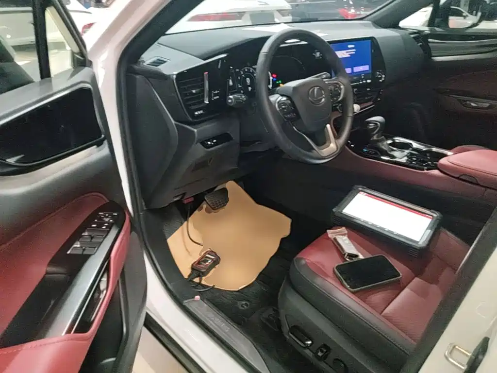 Lexus NX — миниатюра 16