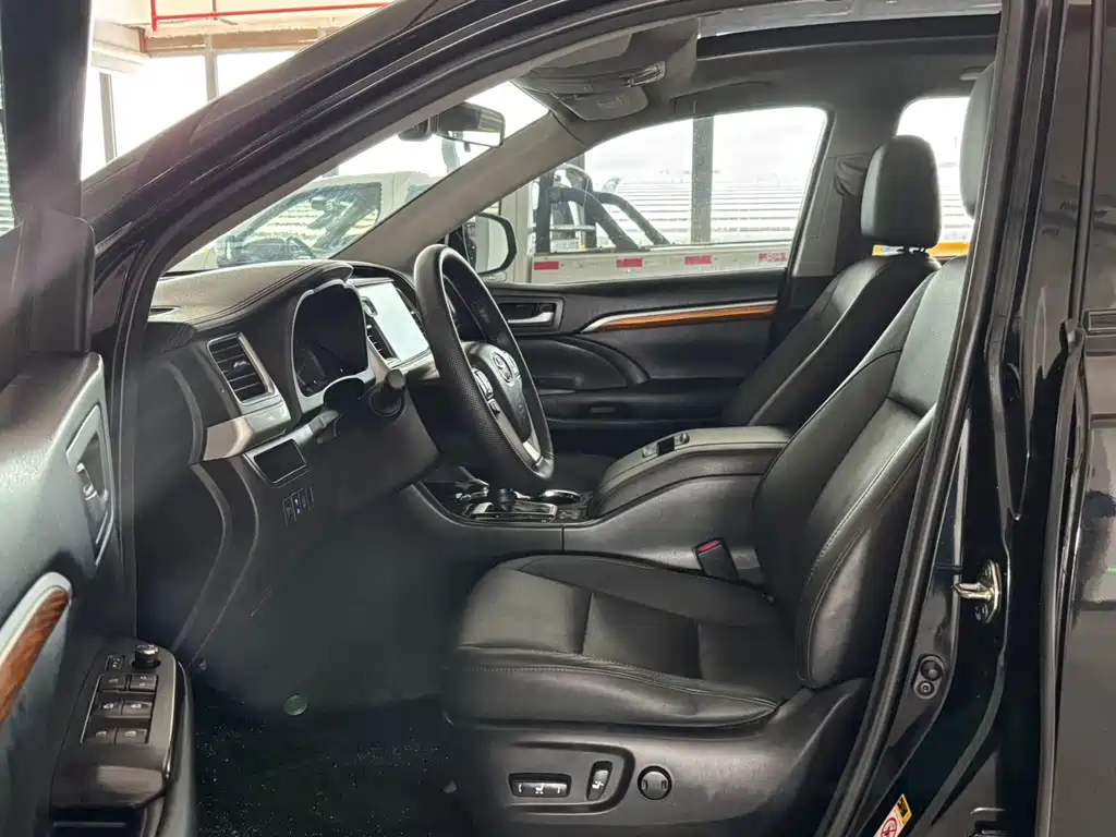 Toyota Highlander — миниатюра 12