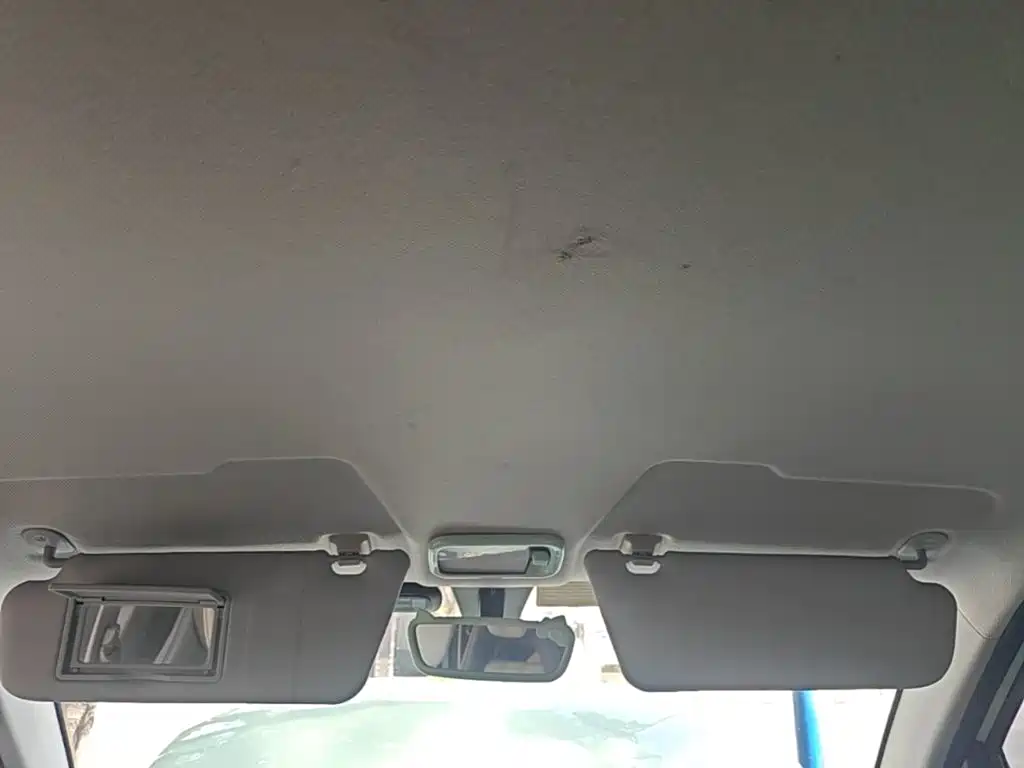 Wuling MINIEV — миниатюра 18