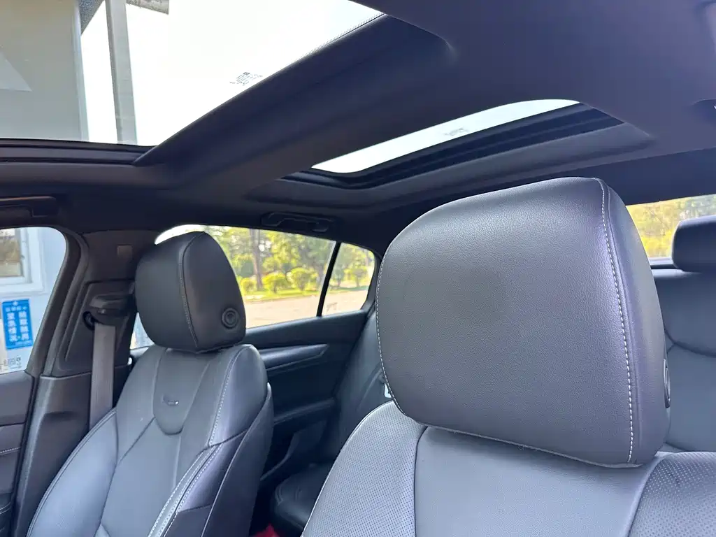 Cadillac CT5 — миниатюра 10