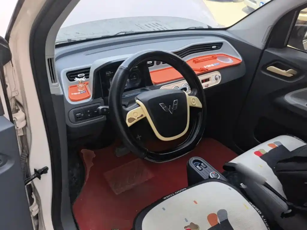 Wuling MINIEV — миниатюра 10