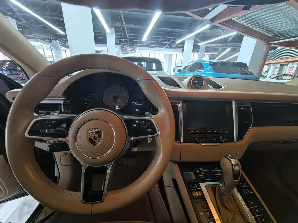 Porsche Macan — миниатюра 6