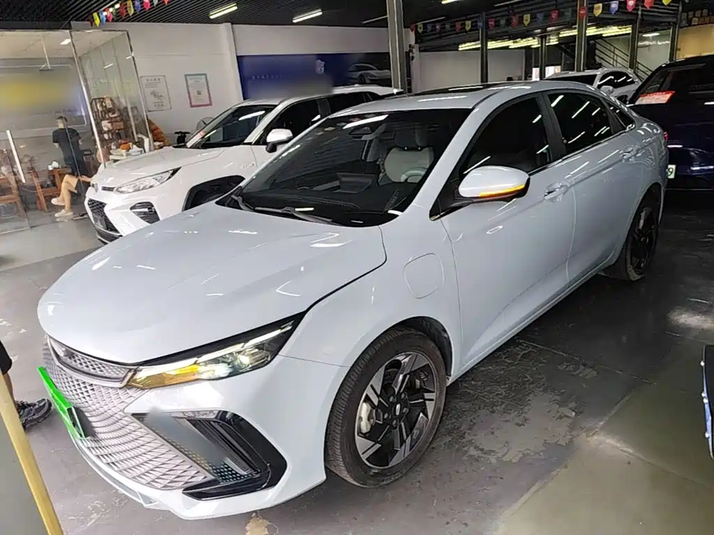 Geely L HiP — миниатюра 2