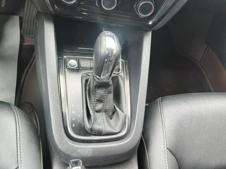 Volkswagen Sagitar — миниатюра 16