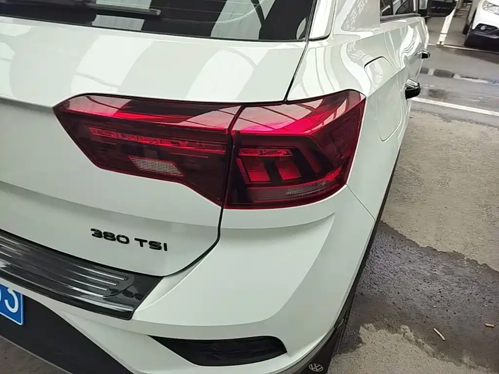Volkswagen T-Roc — миниатюра 8