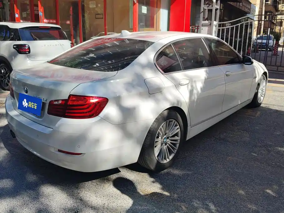 BMW 5 Series — миниатюра 3