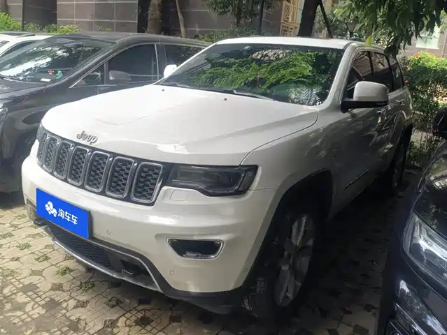 JEEP GRAND CHEROKEE 2017