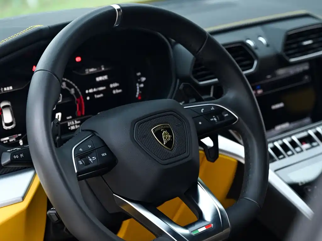 Lamborghini Urus — миниатюра 9