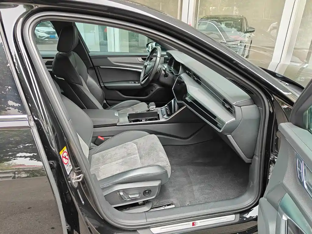Audi A6L — миниатюра 10