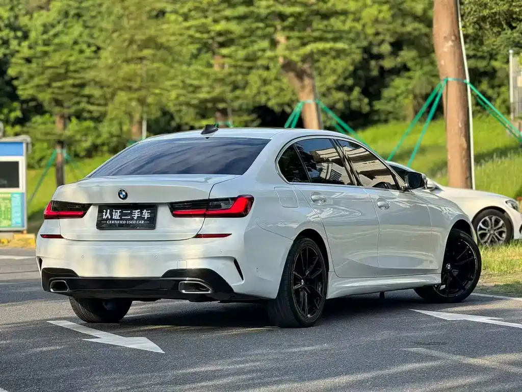 BMW 3 Series — миниатюра 3