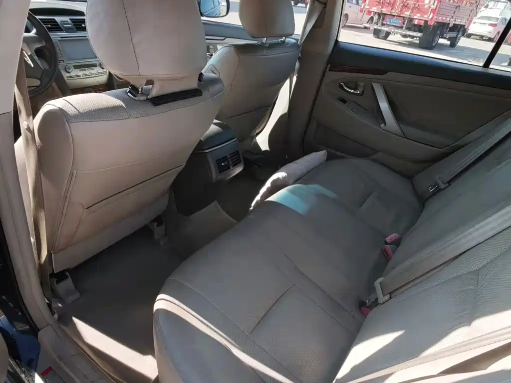 Toyota Camry — миниатюра 8