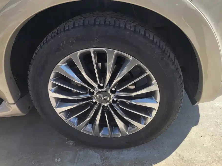 Infiniti QX80 — миниатюра 6