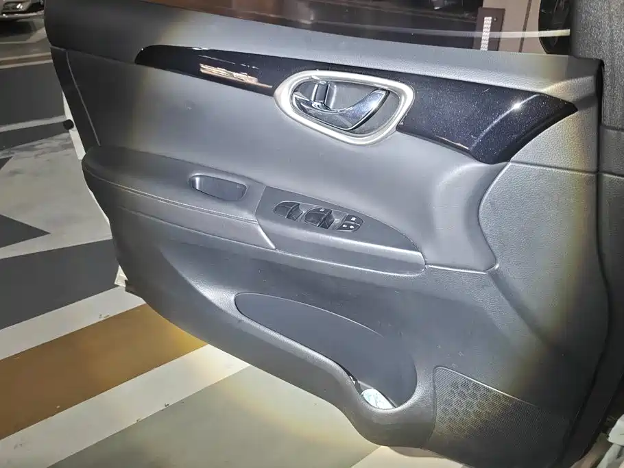 Nissan Sylphy — миниатюра 7
