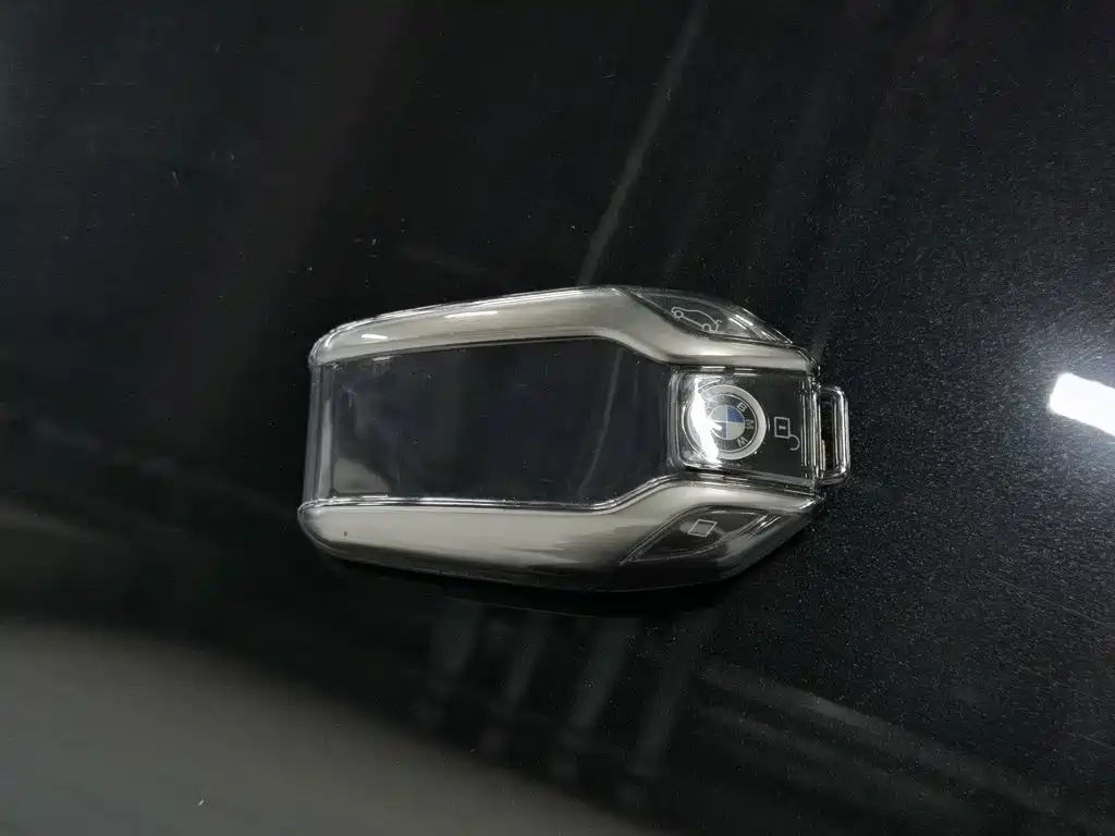 BMW 7 Series — миниатюра 19