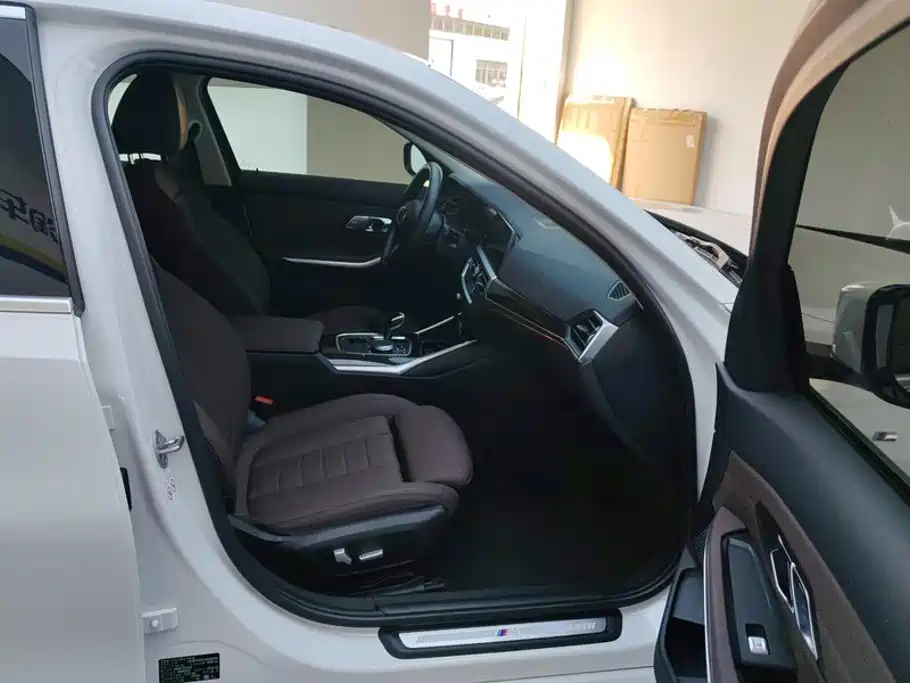 BMW 3 Series — миниатюра 8