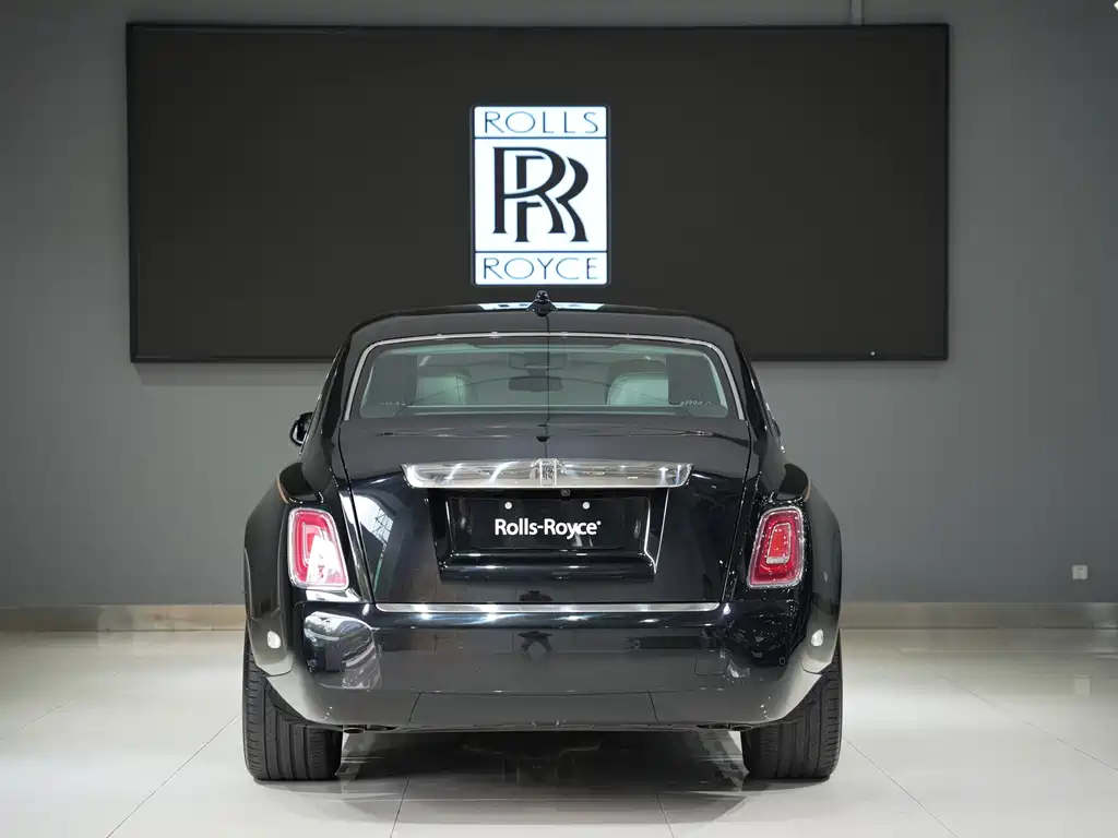 Rolls-Royce Phantom — миниатюра 6