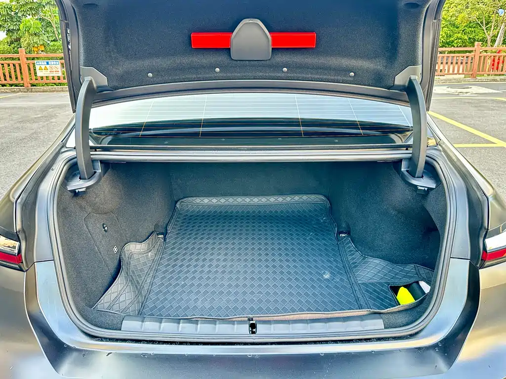 BMW i7 — миниатюра 11