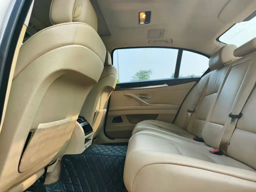 BMW 5 Series — миниатюра 15