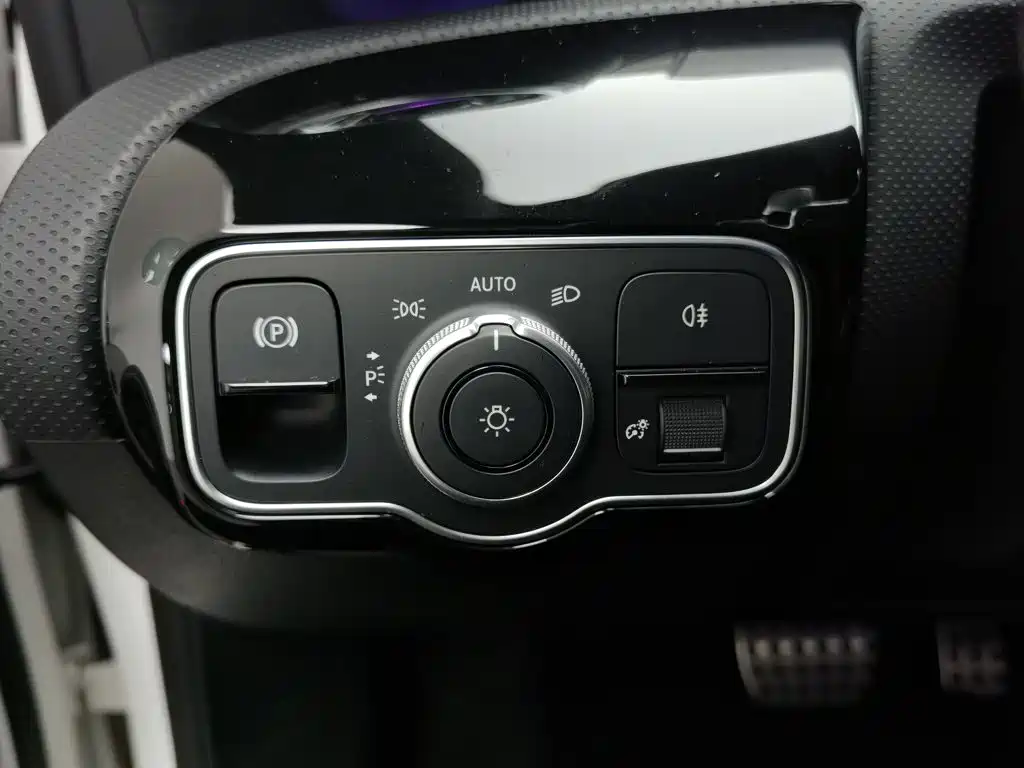 Mercedes-Benz CLA (Import) — миниатюра 21