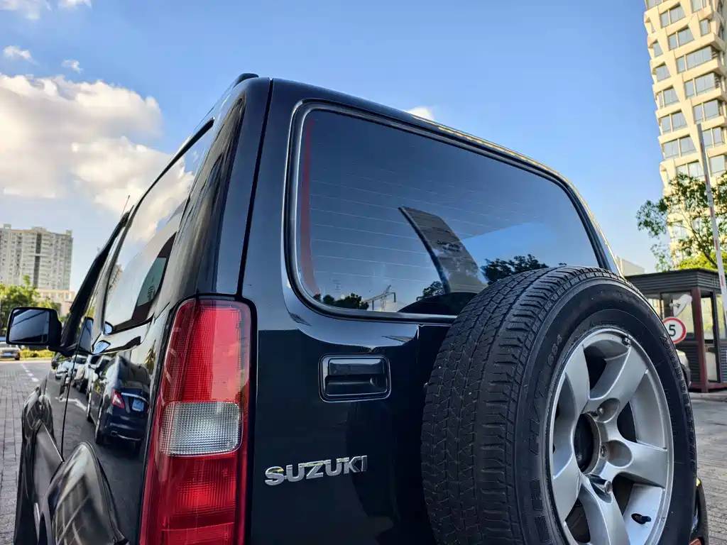 Suzuki Jimny — миниатюра 12