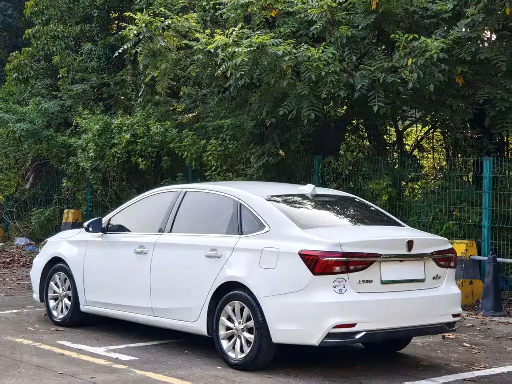 Roewe i6 New Energy — миниатюра 5