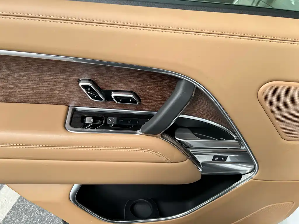 Land Rover Range Rover — миниатюра 23