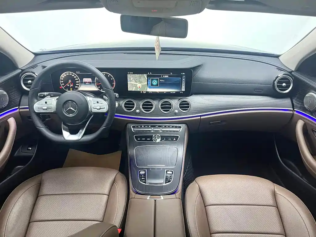 Mercedes-Benz E-Class — миниатюра 5