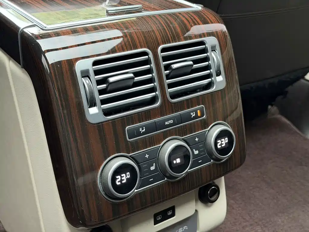 Land Rover Range Rover — миниатюра 13