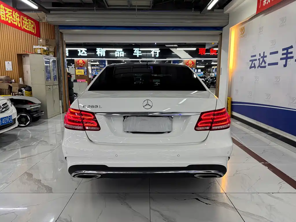 Mercedes-Benz E-Class — миниатюра 11