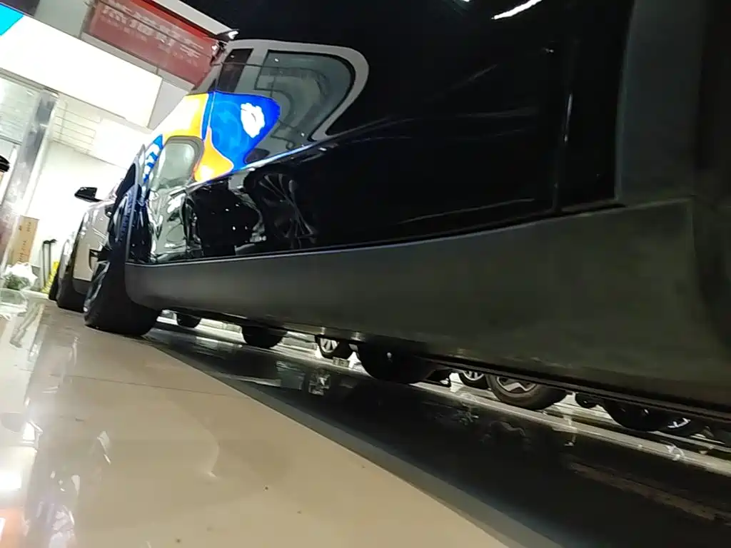 Tesla Model Y — миниатюра 21