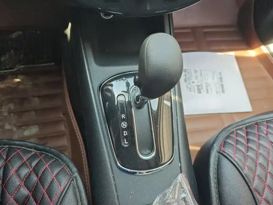 Nissan Tiida — миниатюра 16