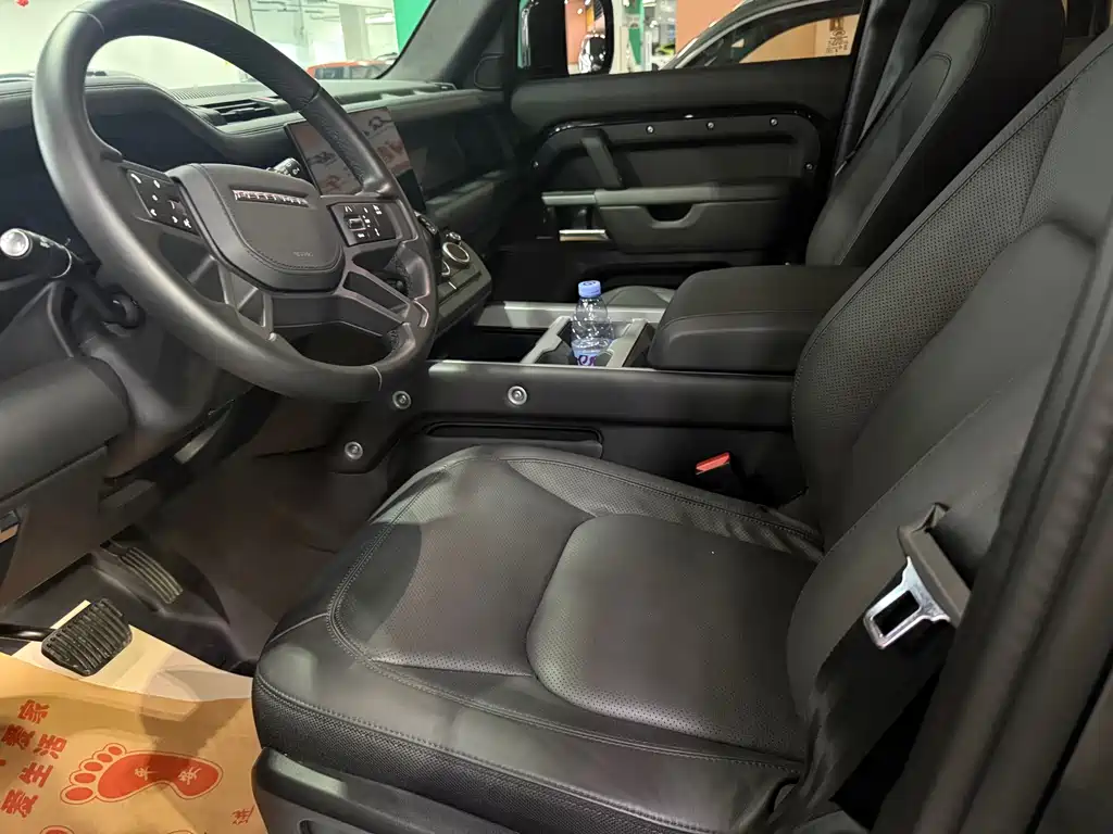 Land Rover Defender — миниатюра 3