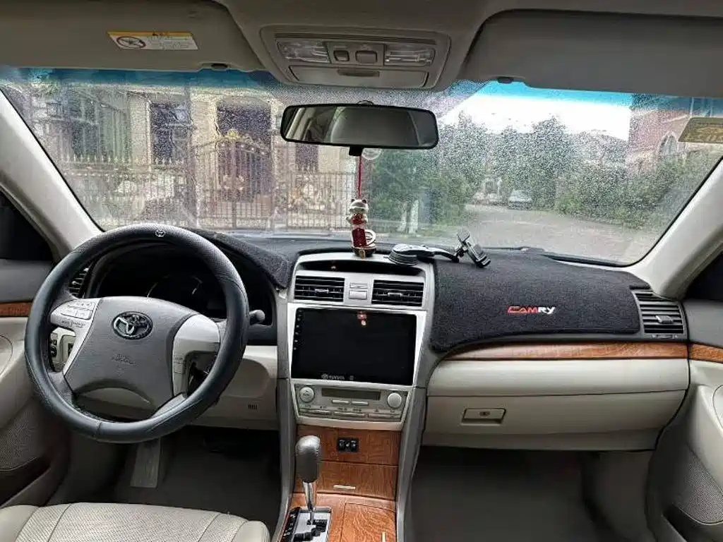 Toyota Camry — миниатюра 9