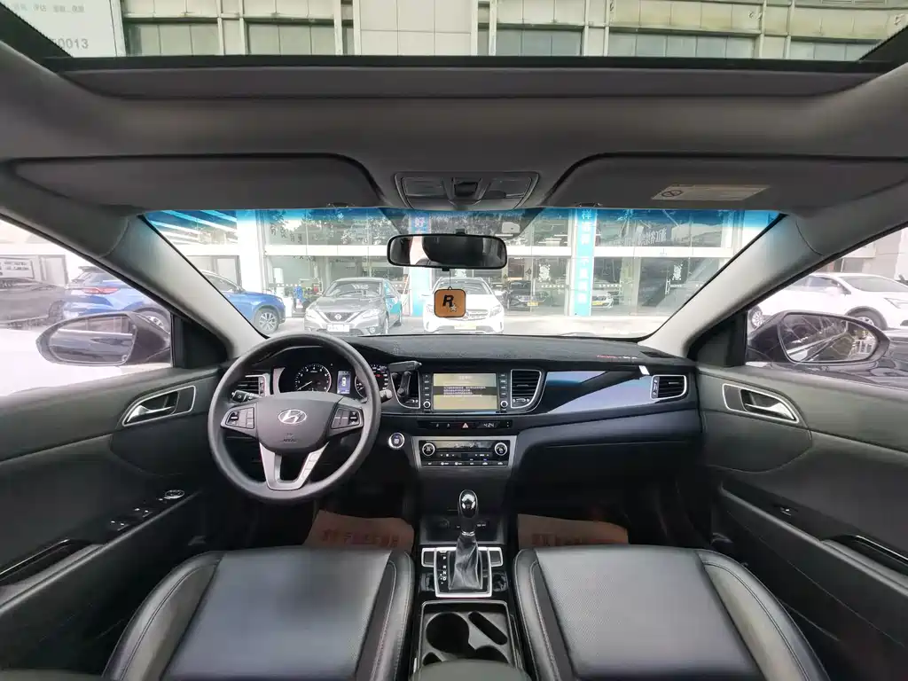 Hyundai Mistra — миниатюра 8