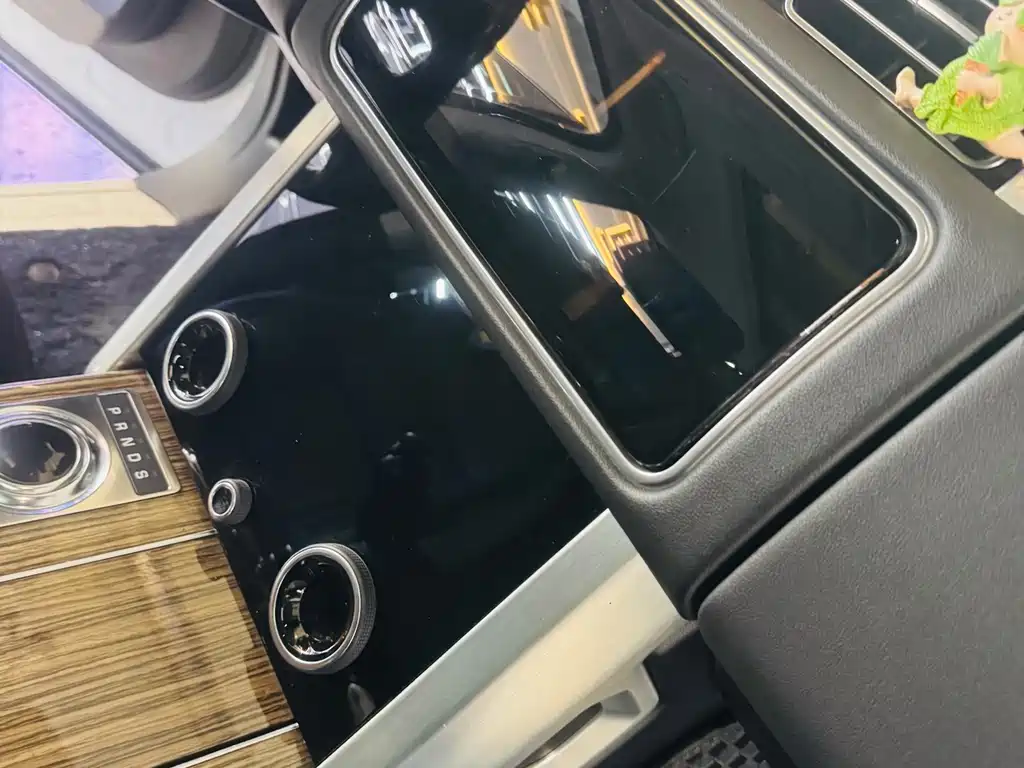 Land Rover Range Rover — миниатюра 13