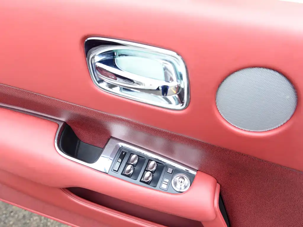 Rolls-Royce Wraith — миниатюра 18