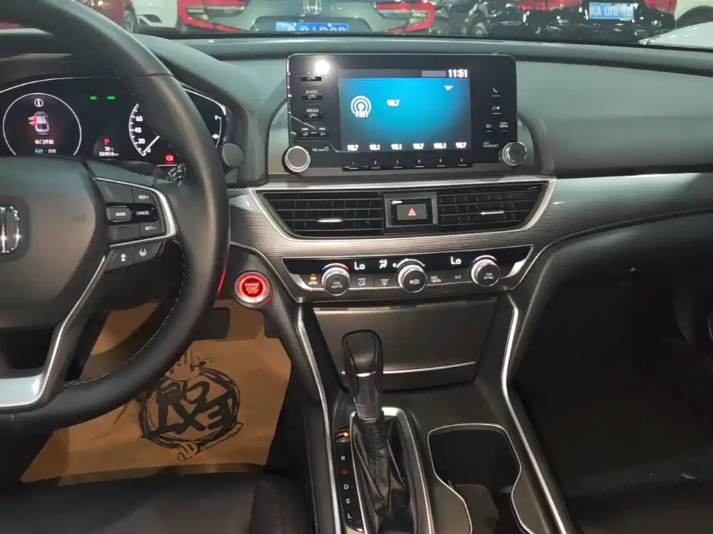 Honda Accord — миниатюра 13