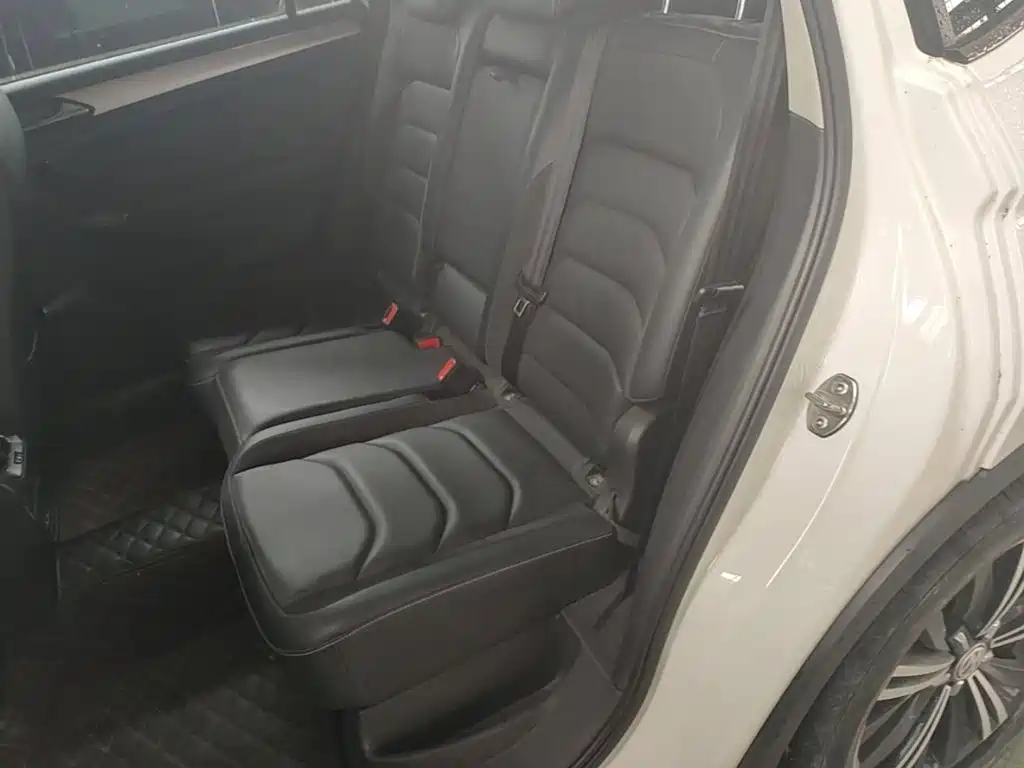 Volkswagen Tiguan L — миниатюра 17