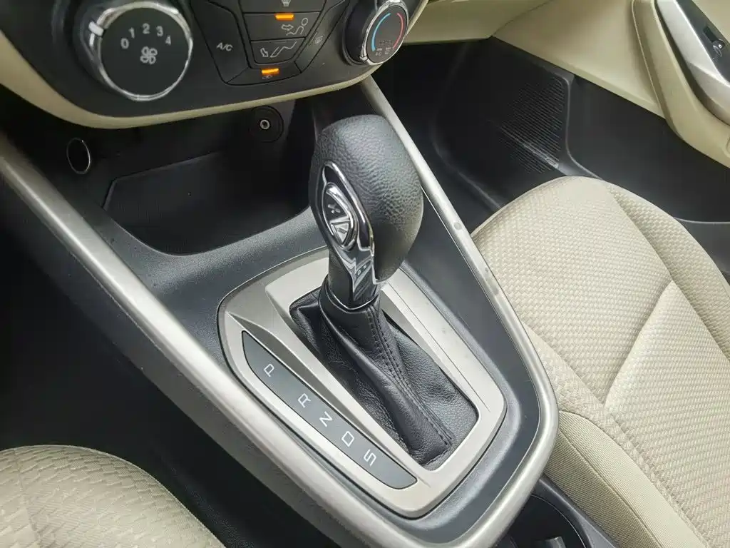 Ford Escort — миниатюра 13