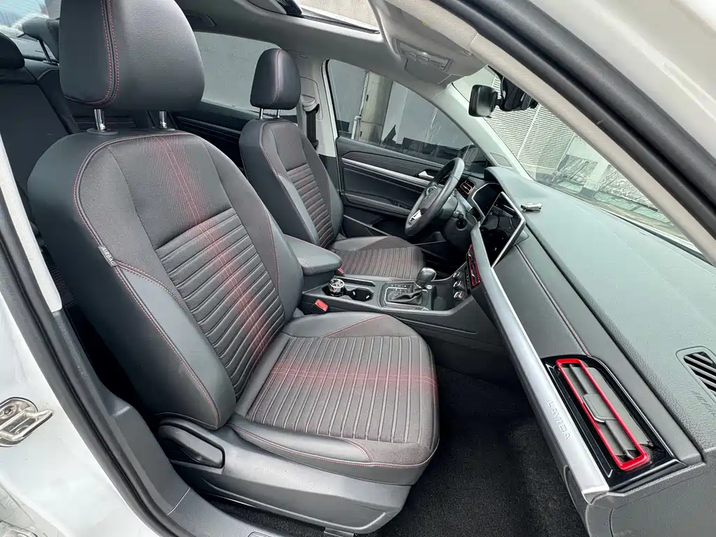 Volkswagen Lavida — миниатюра 10