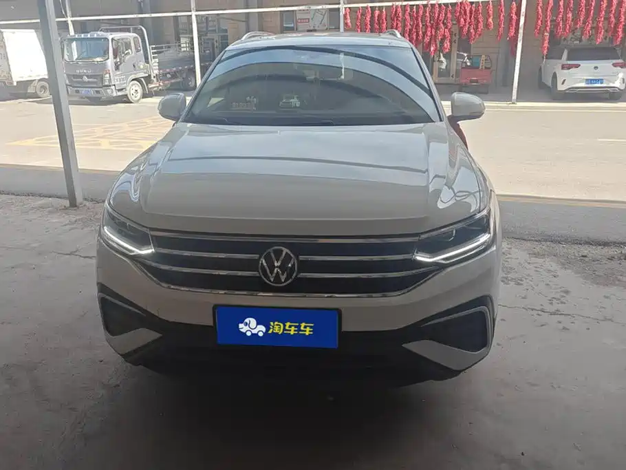 Volkswagen Tiguan L — миниатюра 2